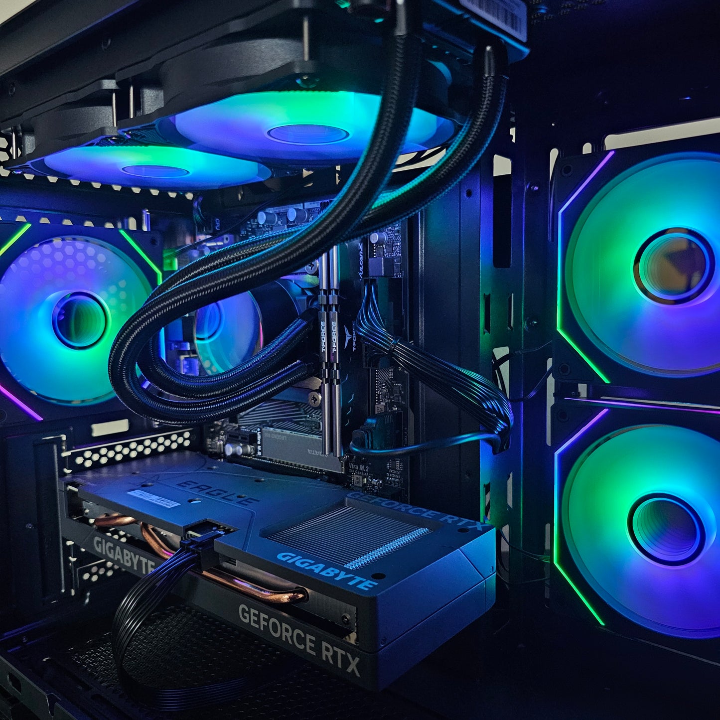 Gaming PC with RTX 4060 and Ryzen 5